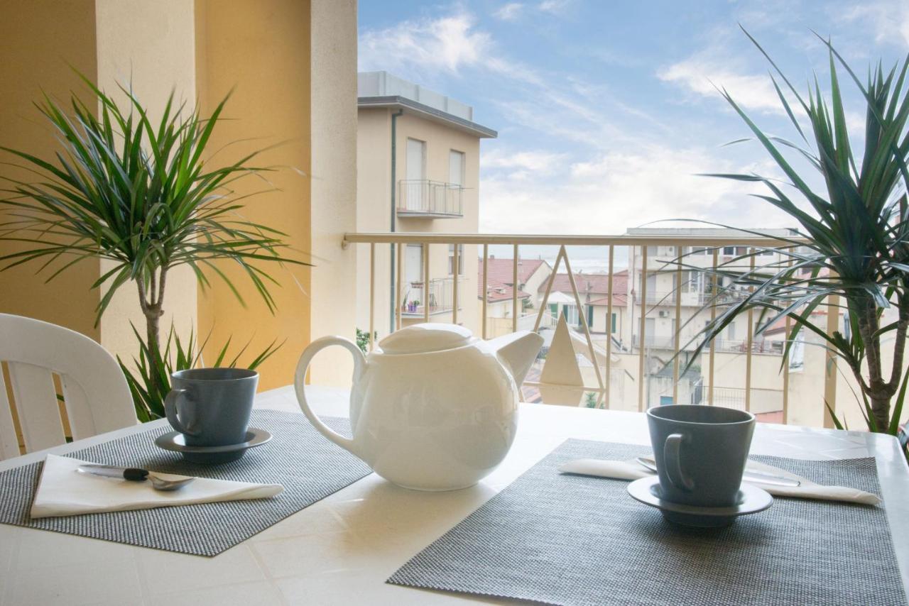 Residence Colombo Viareggio Eksteriør billede