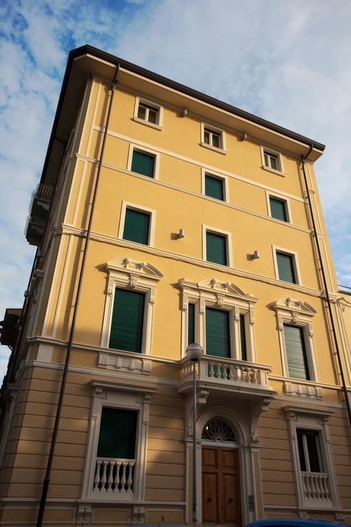 Residence Colombo Viareggio Eksteriør billede