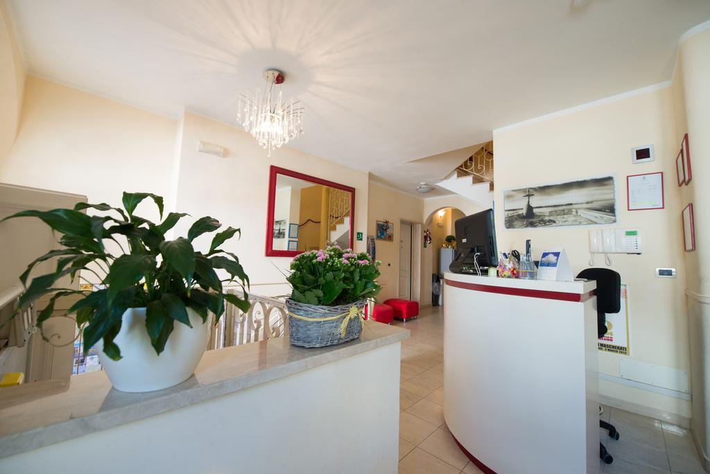 Residence Colombo Viareggio Eksteriør billede