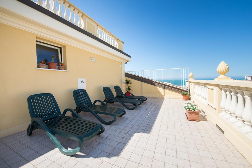 Residence Colombo Viareggio Eksteriør billede
