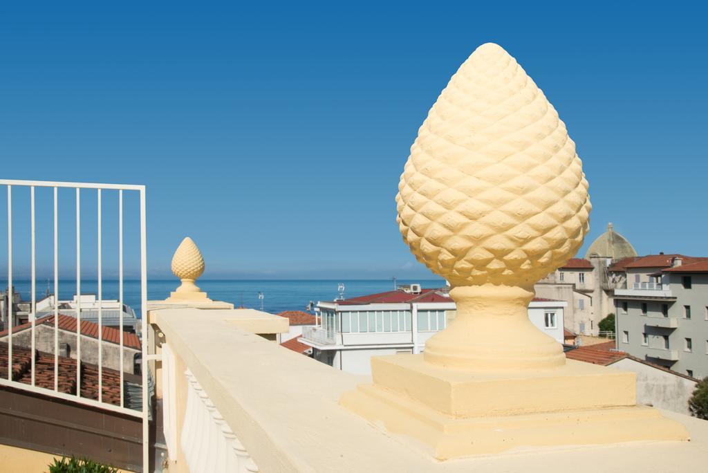 Residence Colombo Viareggio Eksteriør billede